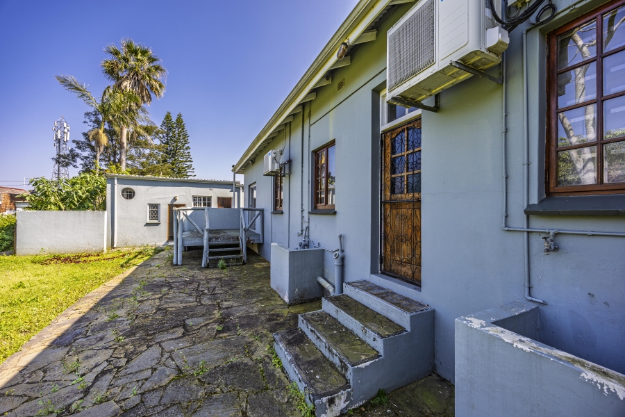 8 Bedroom Property for Sale in Vincent Eastern Cape